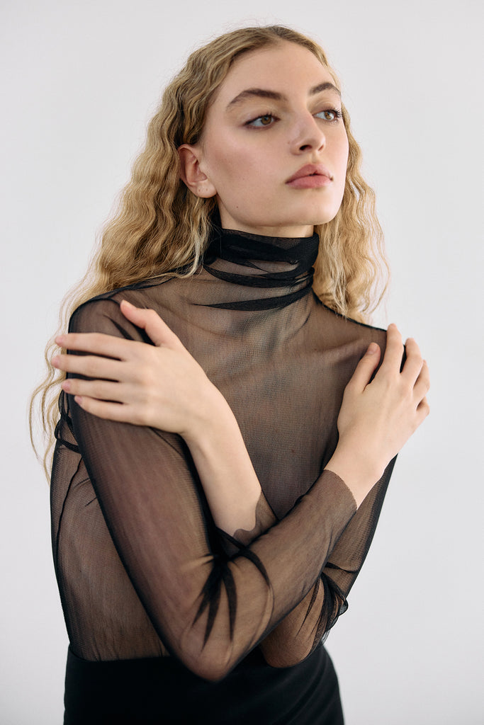 Sheer Knit Silk Turtleneck Top - Ónix