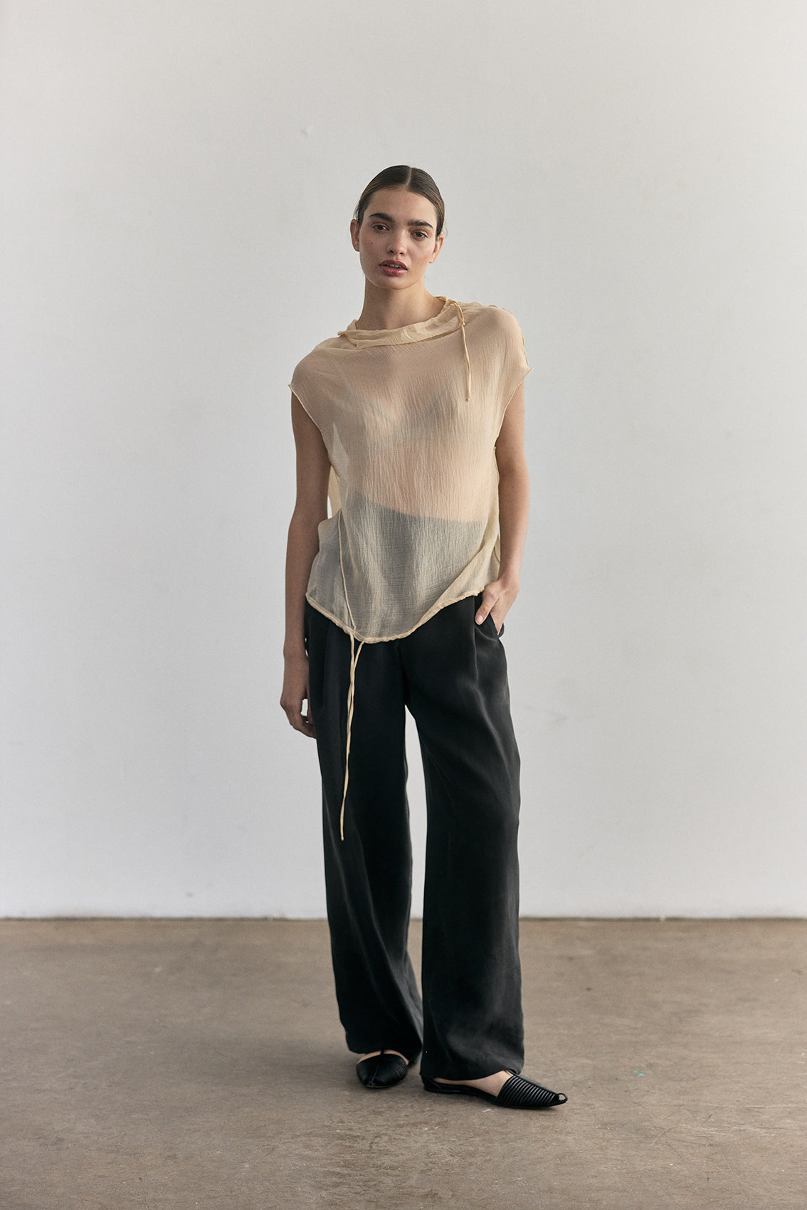 Pantalón Pinzado Cupro - Ónix