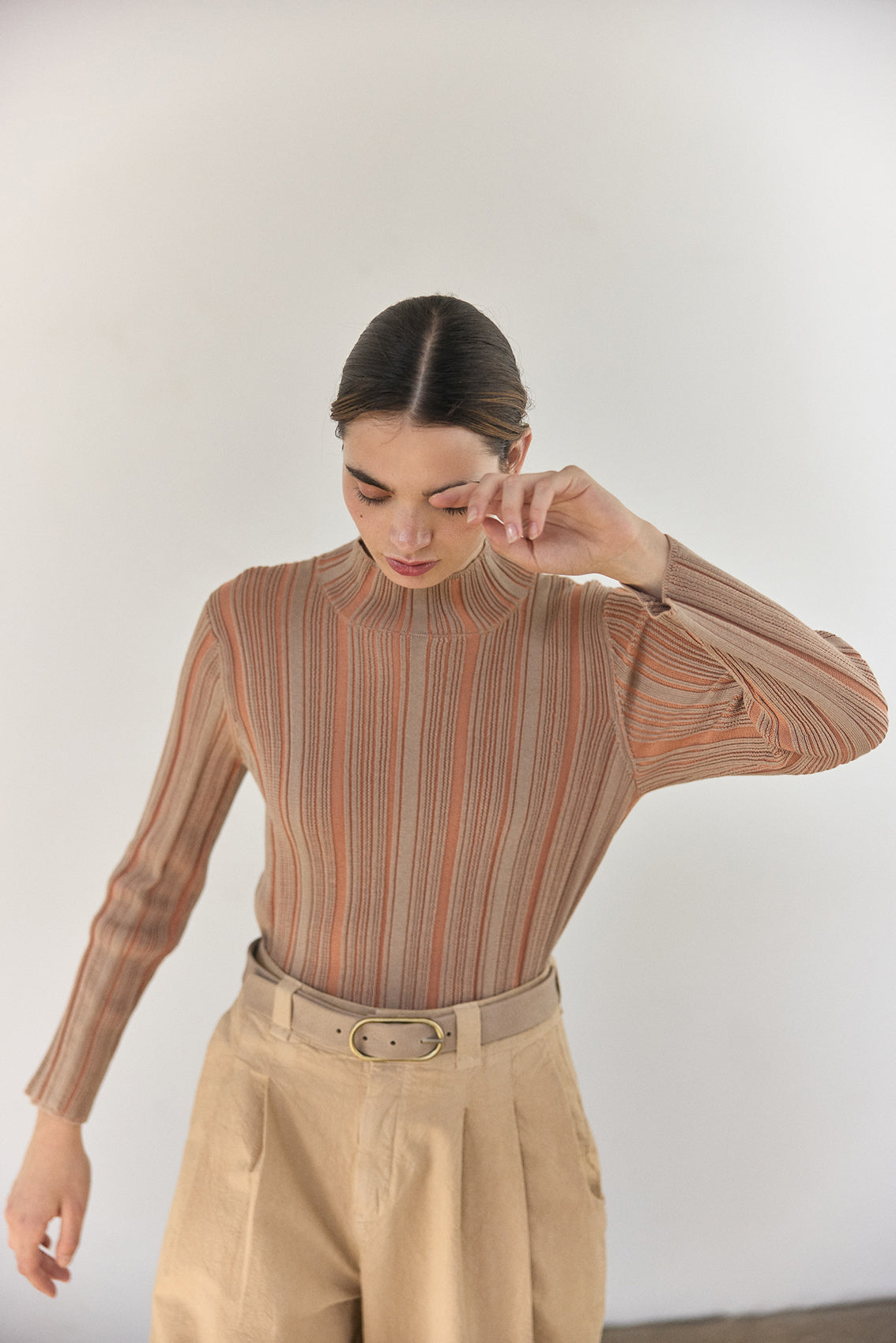 Cinturón Angosto de Cuero Nobuk - Beige