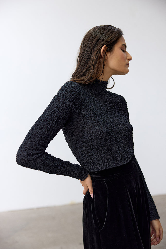 Crinkle Texture Turtleneck Top Silk - Ónix