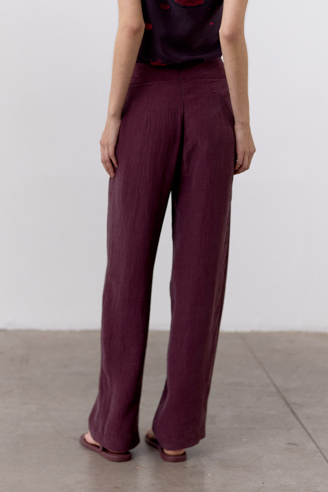 Pantalón Pretina Curva Lyocell Corrugado - Vino