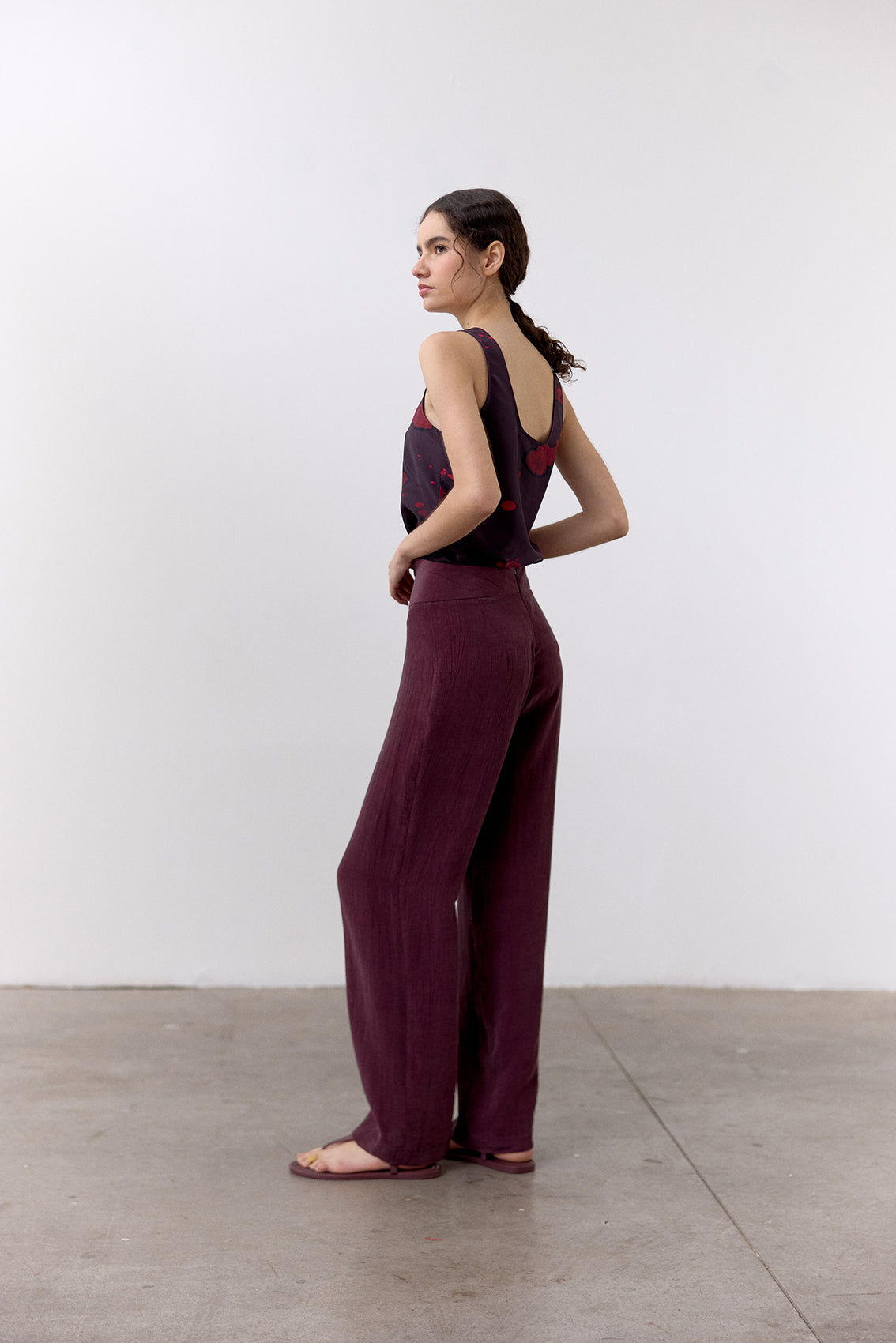 Pantalón Pretina Curva Lyocell Corrugado - Vino