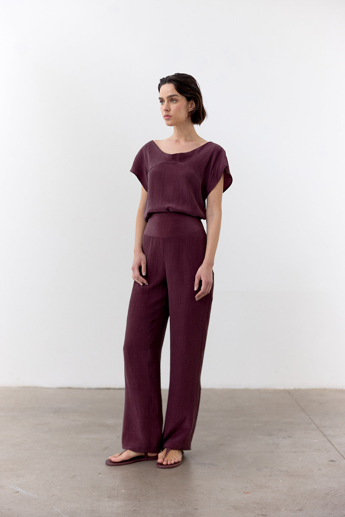 Pantalón Pretina Curva Lyocell Corrugado - Vino