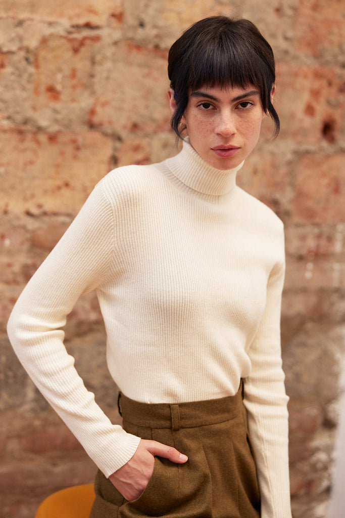 Ribbed Knitted Turtleneck Top Cotton/Alpaca - Crudo