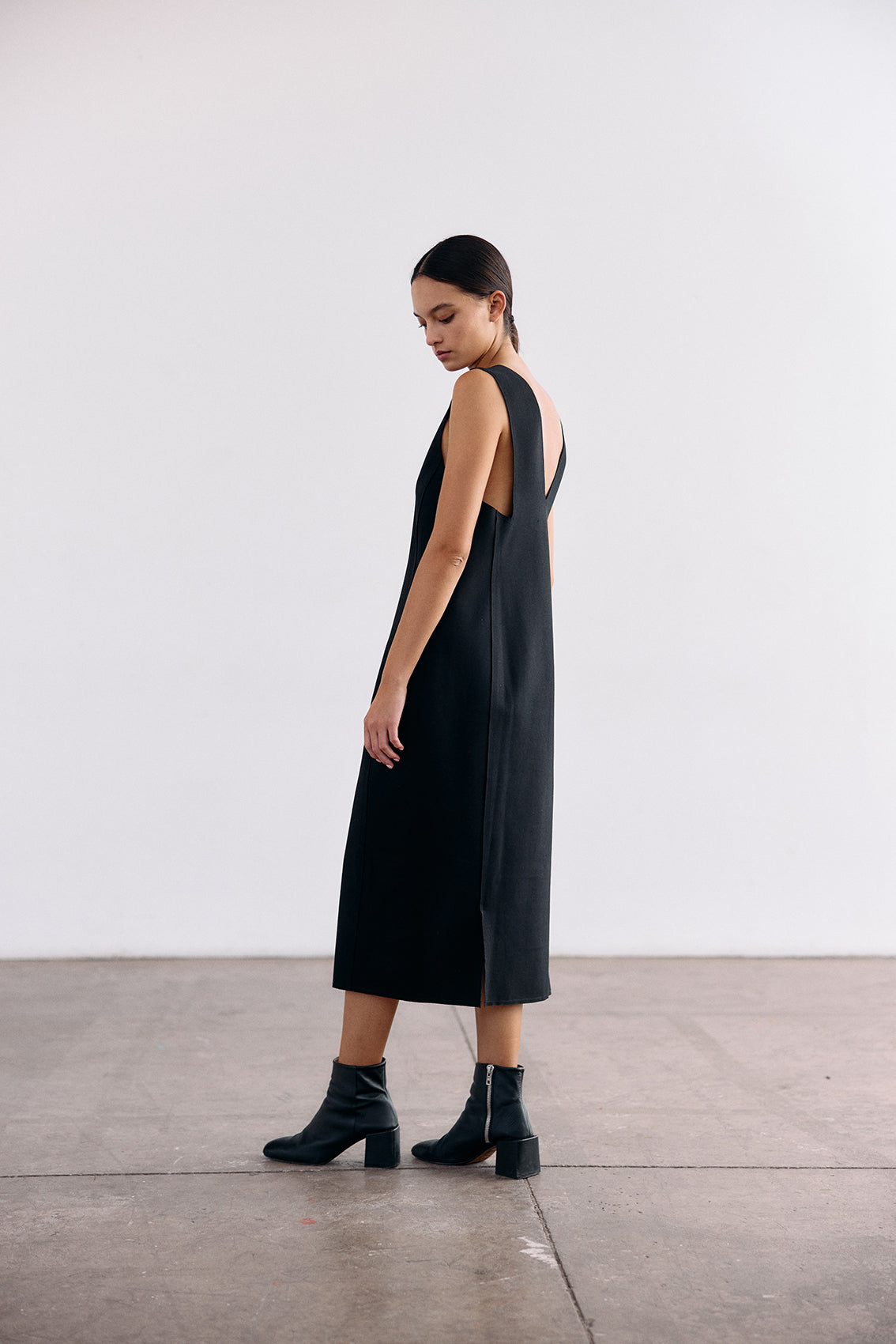 Deep-V Layering Midi Dress - Ónix