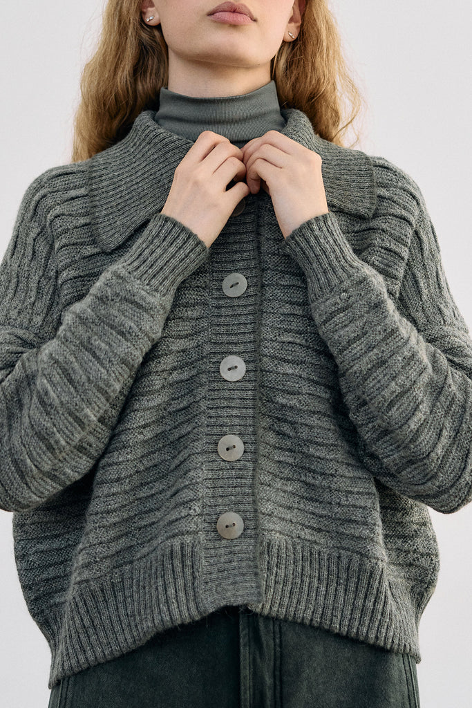 Textured Alpaca Knit Collar Cardigan - Musgo