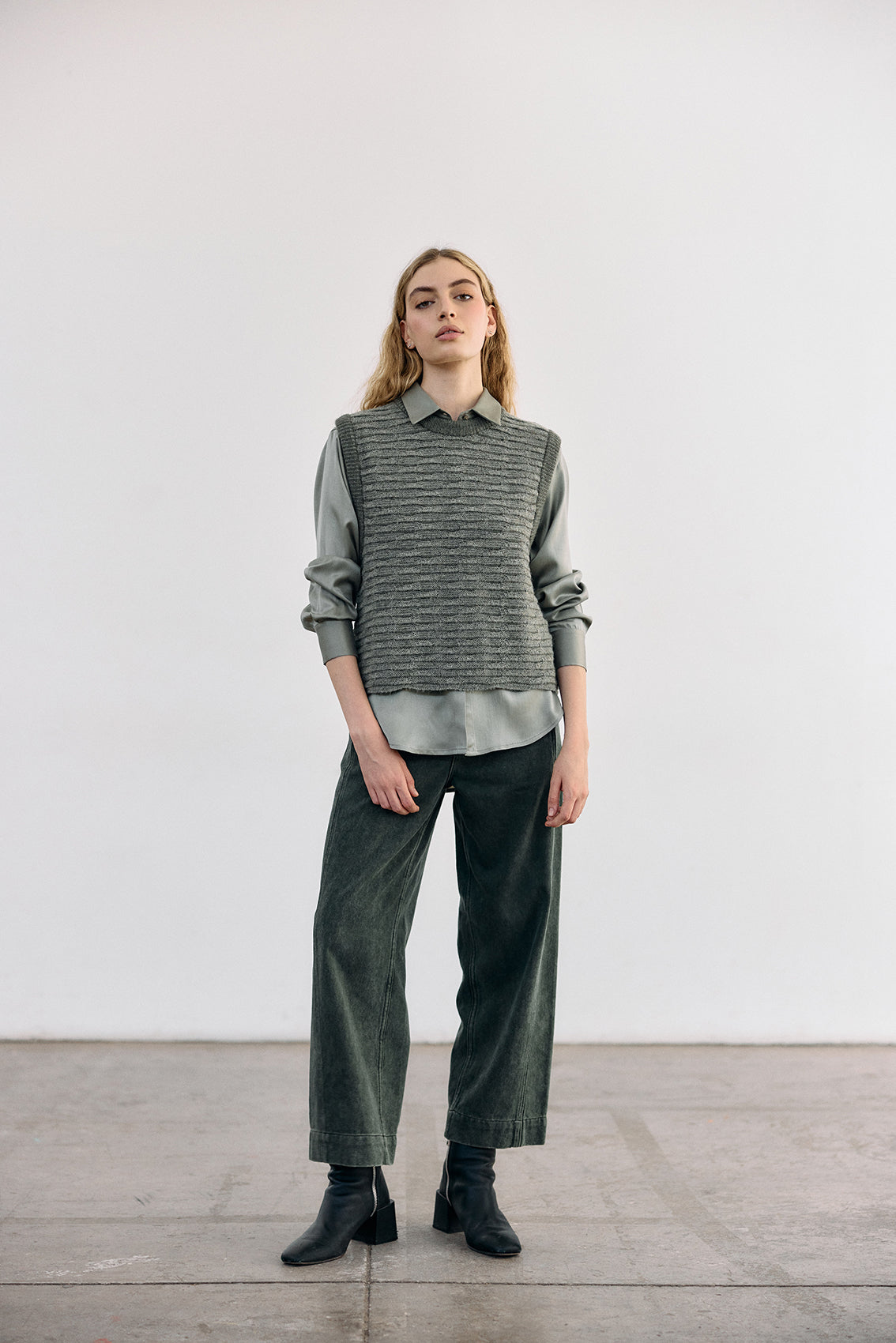 Sweater Vest Textura Relieves Alpaca - Musgo