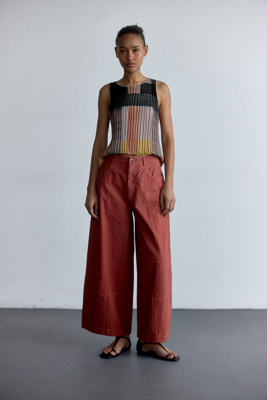 [COMING SOON] Pantalón Ancho Algodón Rugoso - Grosella