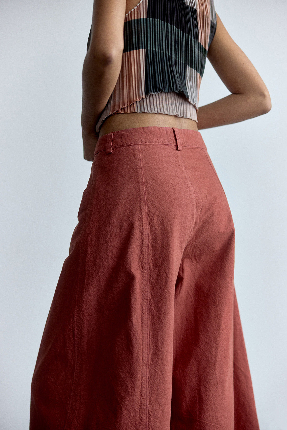 [COMING SOON] Pantalón Ancho Algodón Rugoso - Grosella