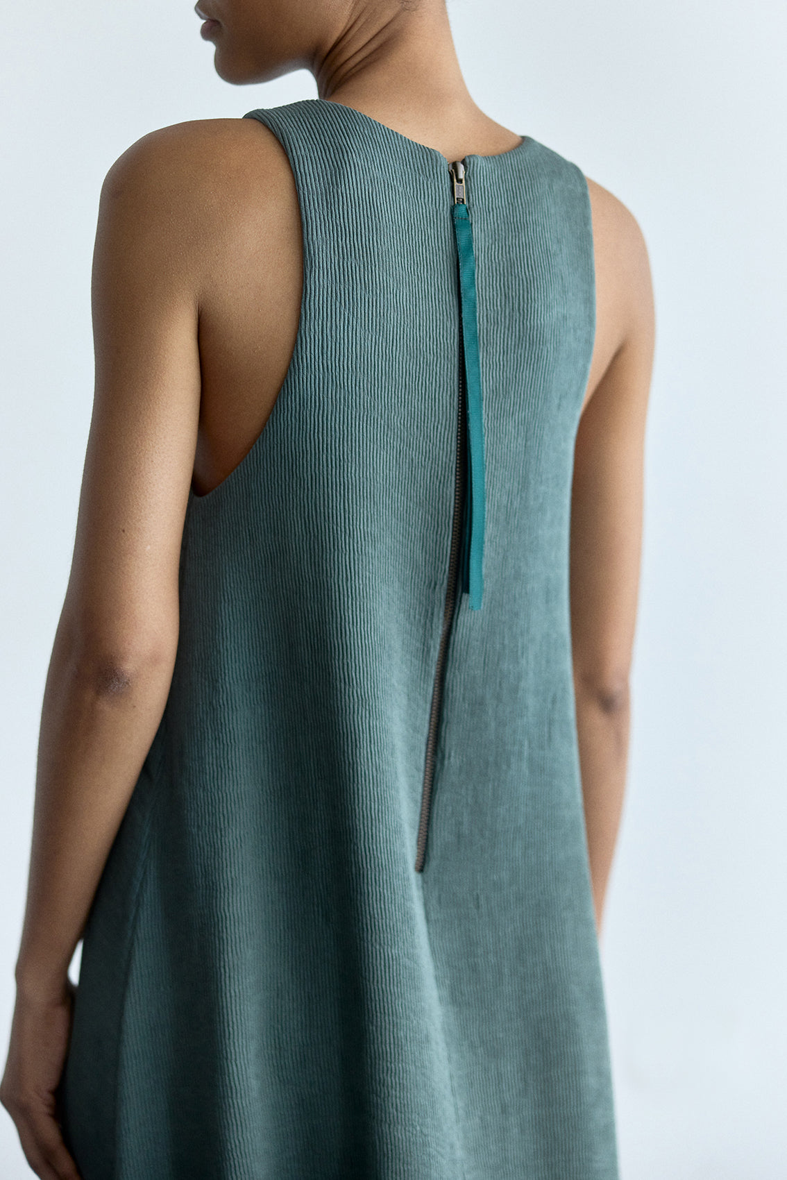 PREVENTA: Vestido Corto Halter Plegado - Eucalipto