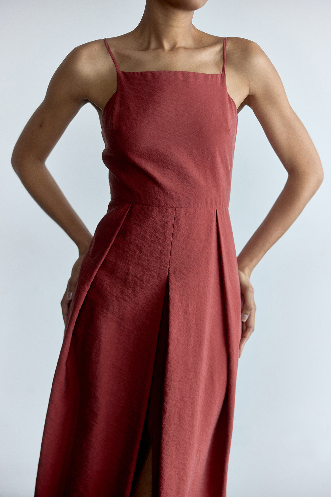 Vestido Jardinera Seda Rugosa - Grosella