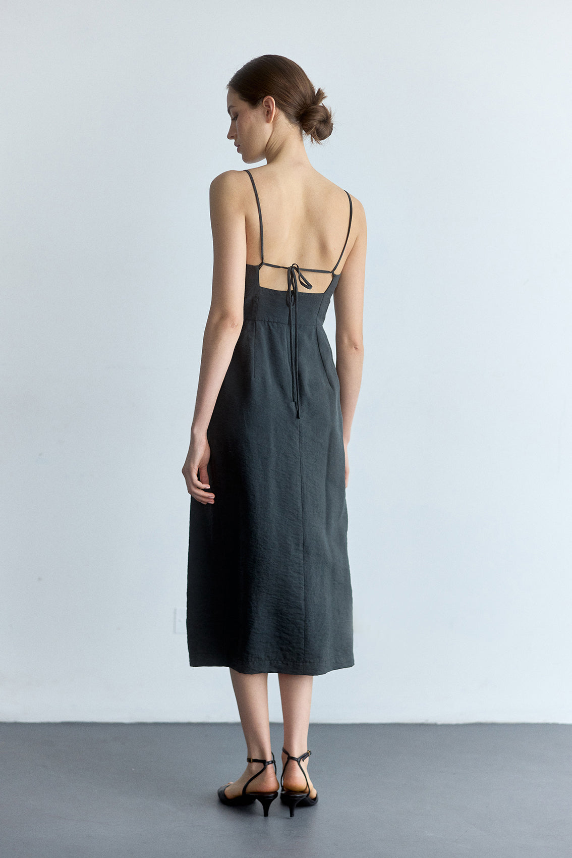 Vestido Jardinera Seda Rugosa - Pizarra
