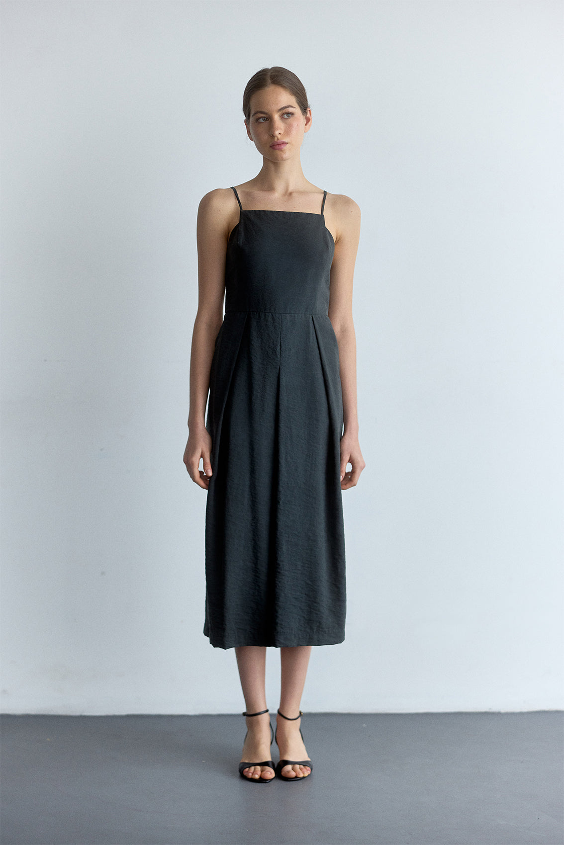 Vestido Jardinera Seda Rugosa - Pizarra