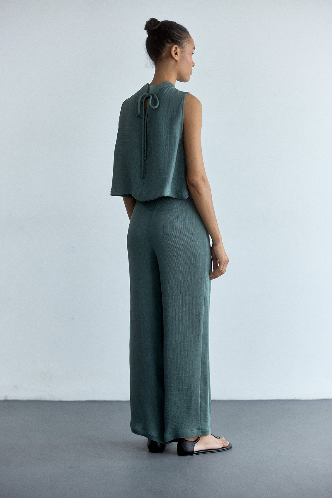 Pantalón Recto Plegado - Eucalipto