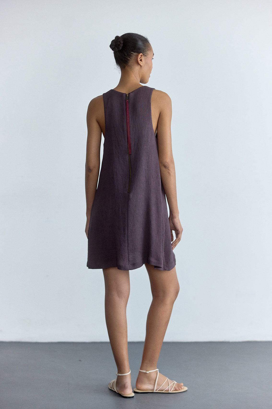 PREVENTA: Vestido Corto Halter Plegado - Berenjena