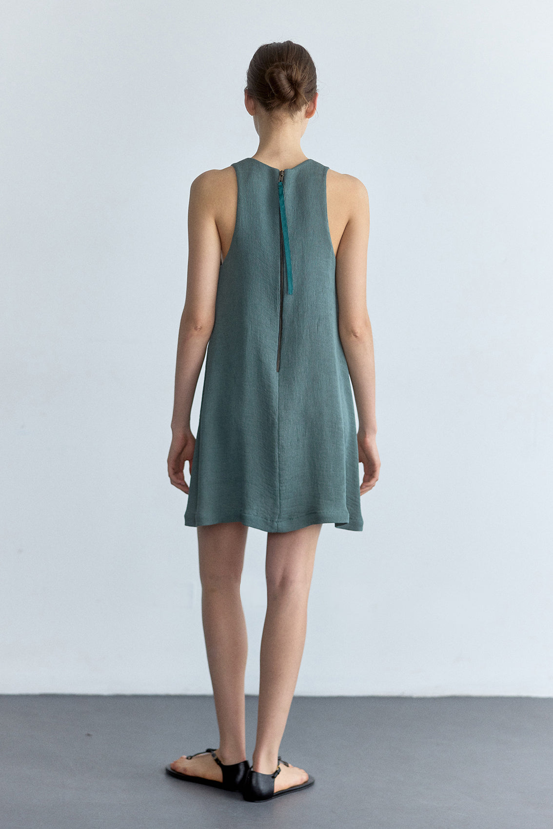 PREVENTA: Vestido Corto Halter Plegado - Eucalipto