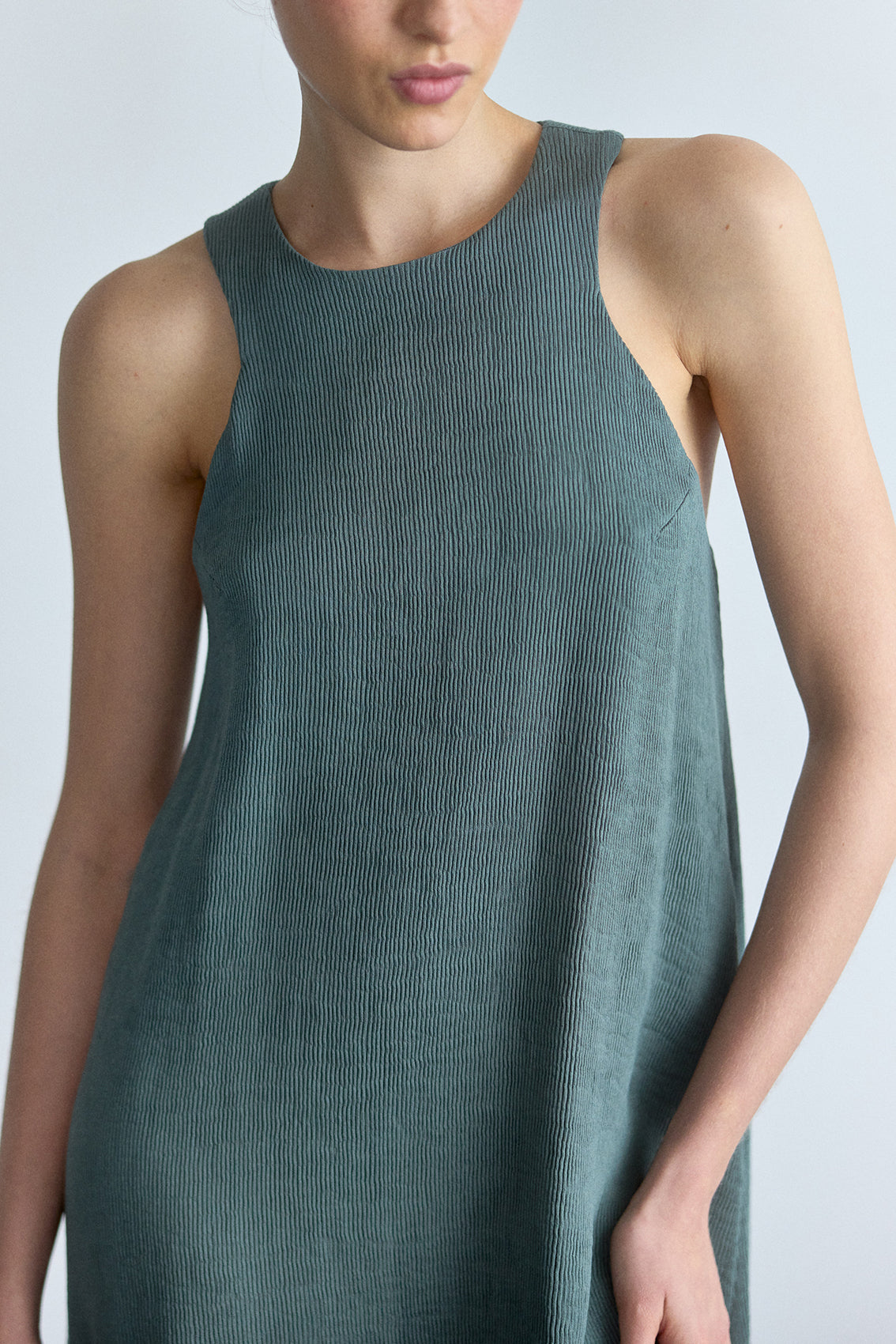 PREVENTA: Vestido Corto Halter Plegado - Eucalipto