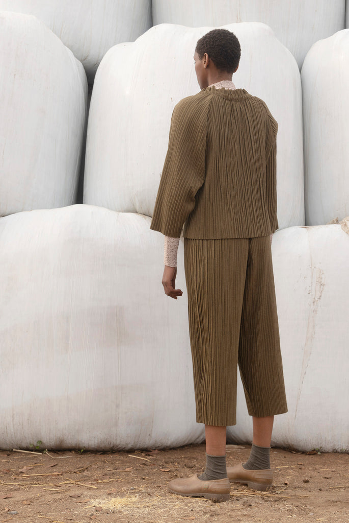 Chaqueta Plisada Lana Reciclada con Botones de Cacho - Oliva
