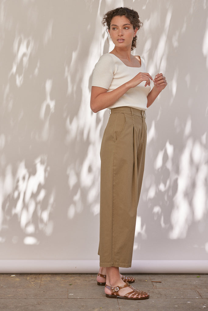 Pantalón Pinzado Tiro Alto - Musgo