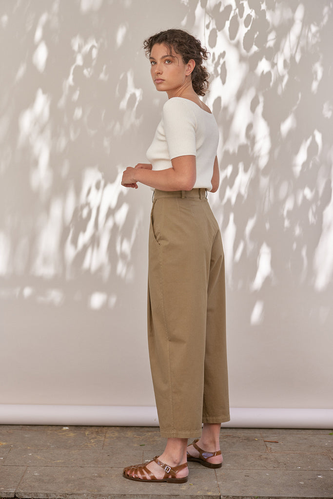 Pantalón Pinzado Tiro Alto - Musgo