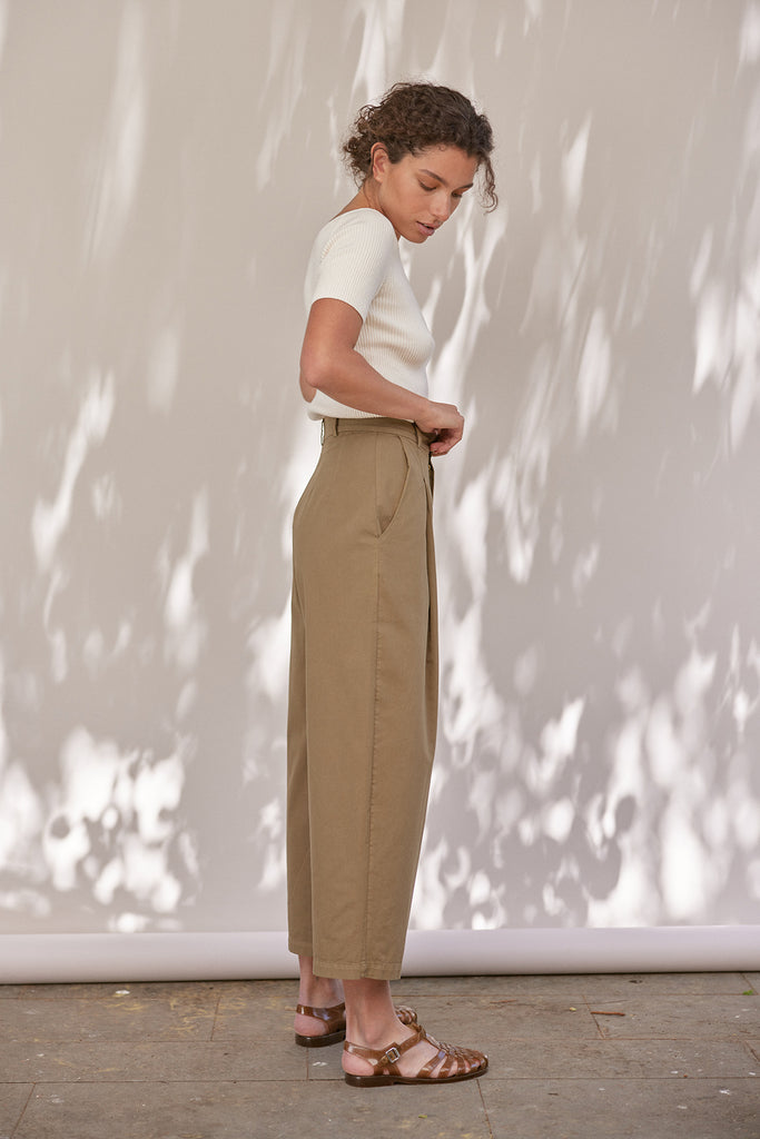 Pantalón Pinzado Tiro Alto - Musgo